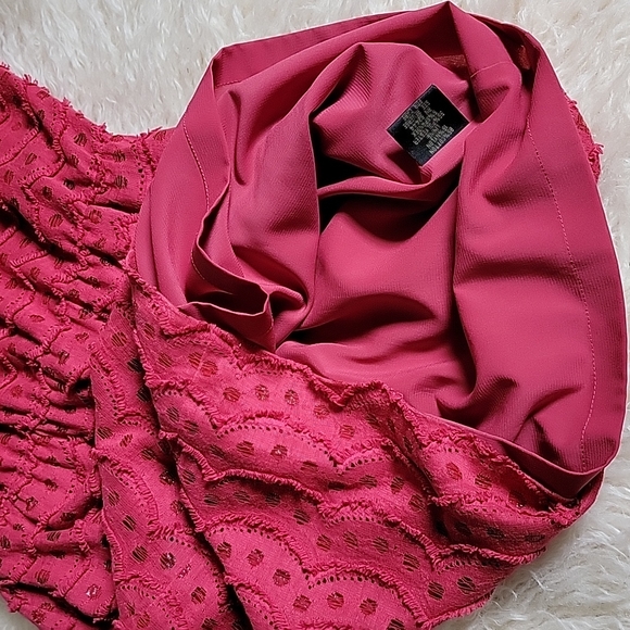 Nicole Miller Artelier 006082 Scalloped Tier Halter Neck Sheath Dress - Picture 6 of 10